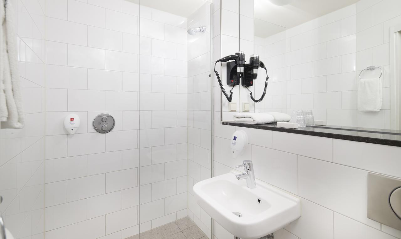 Singel Hotel Амстердам Екстериор снимка